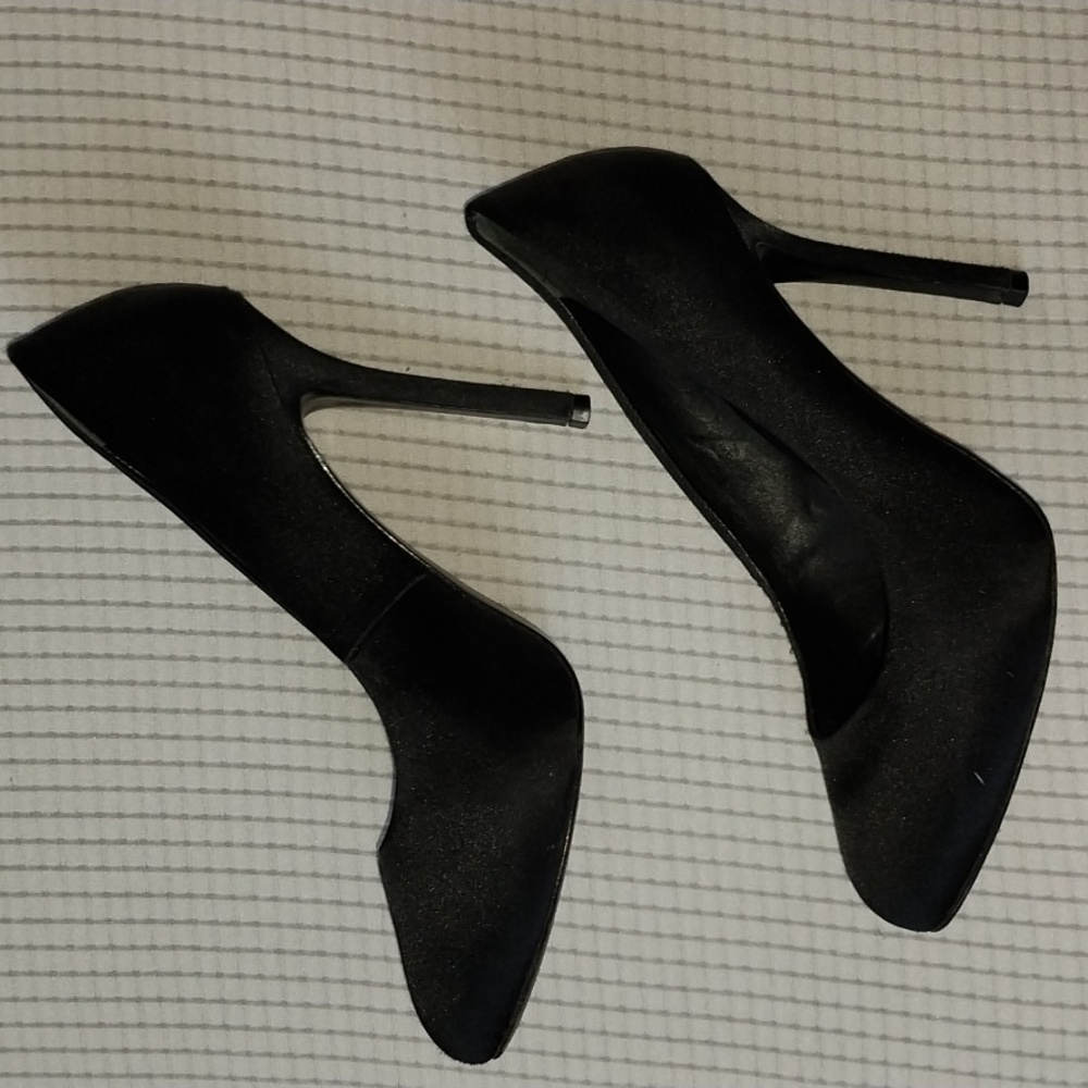 TORY BURCH Pump Heel Classy Lady Black Satin Stiletto Size 8 Vintage